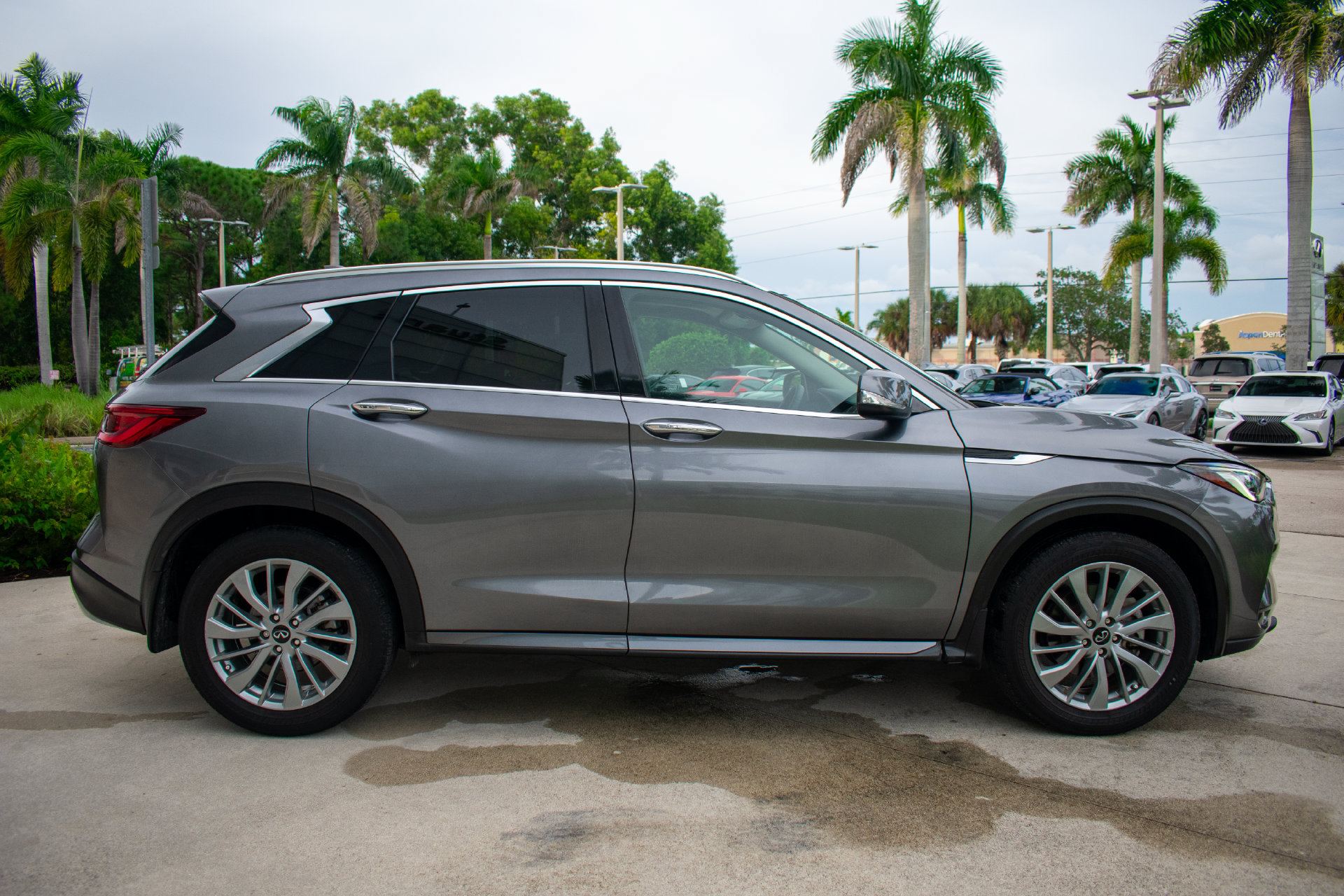 Used 2023 INFINITI QX50 Luxe FWD image 9