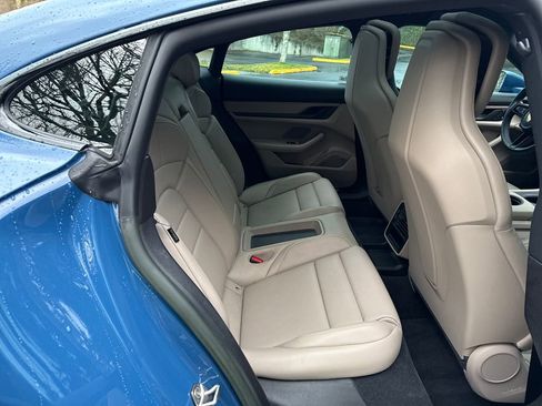 Used 2022 Porsche Taycan 4S image 11