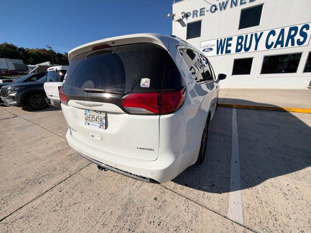 Used 2017 Chrysler Pacifica Limited FWD image 21