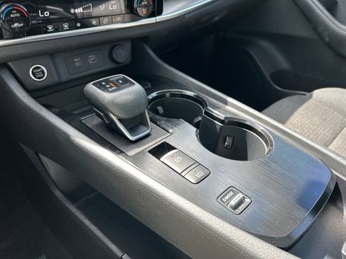 Certified 2023 Nissan Rogue SV image 37