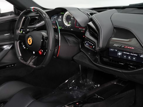 Used 2023 Ferrari SF90 Spider AWD/4WD image 34
