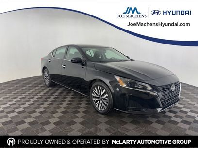 Used 2023 Nissan Altima 2.5 SV