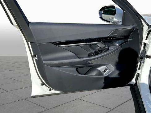 New 2026 BMW 530i xDrive AWD/4WD image 10