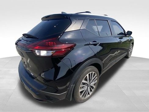 Used 2024 Nissan Kicks SV FWD image 11