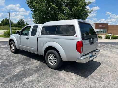 Used 2016 Nissan Frontier SV AWD/4WD image 4