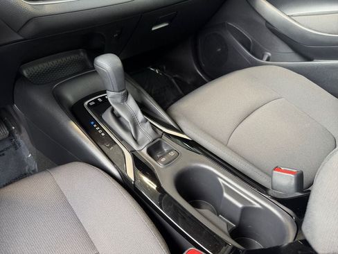 Used 2021 Toyota Corolla LE FWD image 18