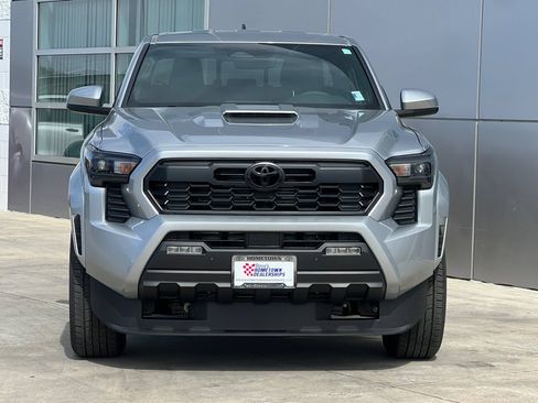 New 2026 Toyota Tacoma TRD Sport w/ TRD Sport Upgrade Package AWD/4WD image 6