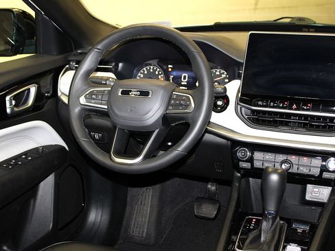 Certified 2025 Jeep Compass Limited AWD/4WD image 14