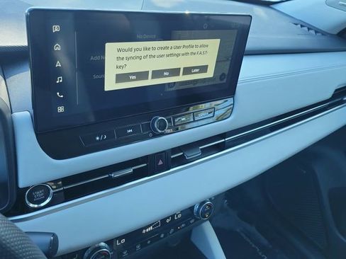 Used 2025 Mitsubishi Outlander SE image 30