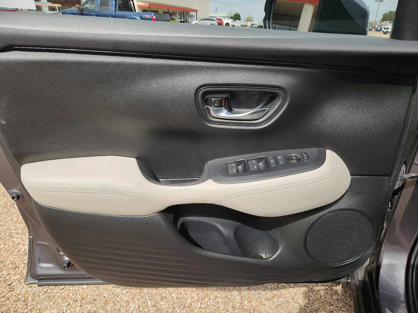 Used 2024 Honda HR-V LX image 13