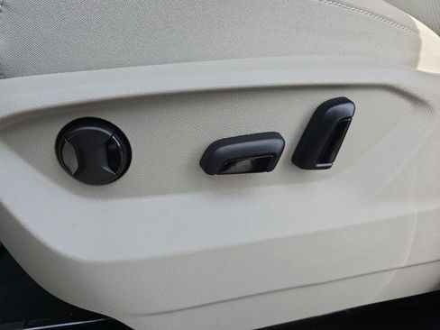 New 2026 Volkswagen Atlas SE image 10