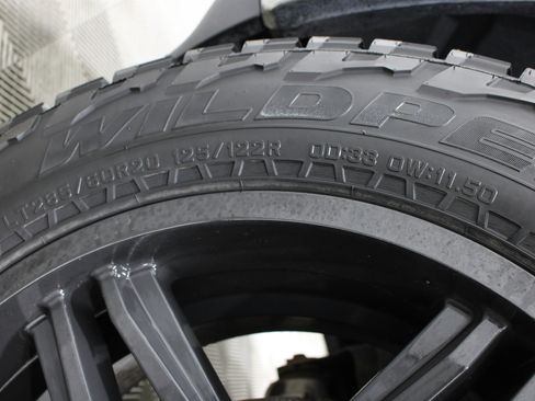 Used 2017 RAM 1500 Classic SLT image 32