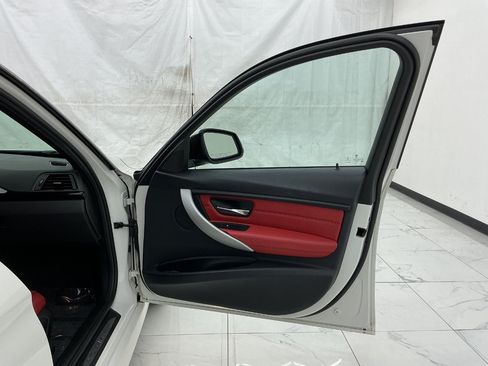 Used 2015 BMW 328i Sedan w/ M Sport RWD image 19