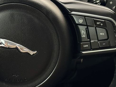 Used 2017 Jaguar XF Prestige RWD image 34