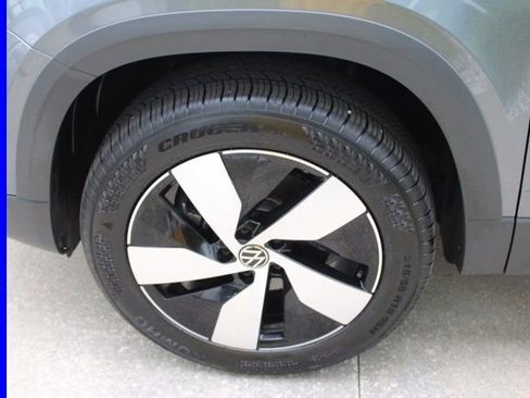 Used 2025 Volkswagen Taos S AWD/4WD image 11