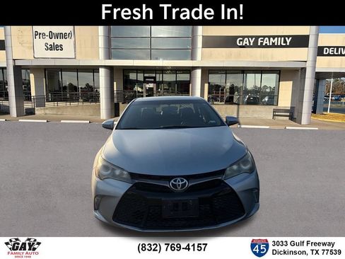Used 2015 Toyota Camry XSE w/ Moonroof Package FWD image 2