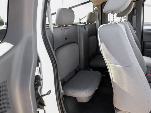 Used 2019 Nissan Frontier S image 31