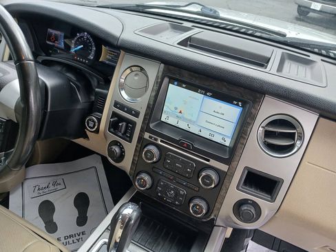 Used 2016 Ford Expedition Limited AWD/4WD image 17