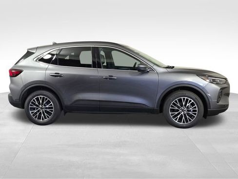 Used 2024 Ford Escape SE w/ PHEV Premium Package image 8