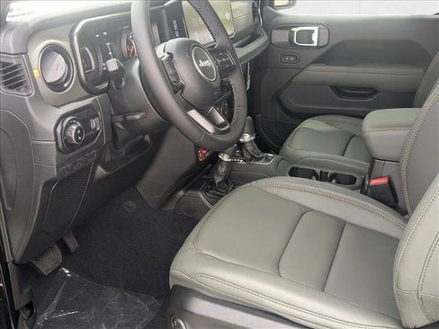 New 2025 Jeep Gladiator Mojave w/ Convenience Group image 3