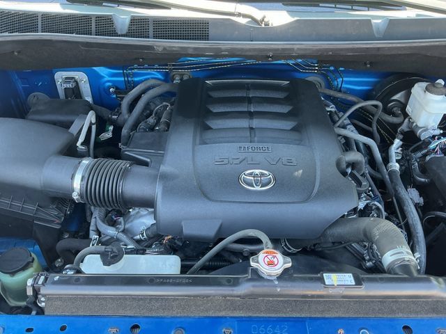 Used 2018 Toyota Tundra Limited w/ Limited Premium Package AWD/4WD image 32