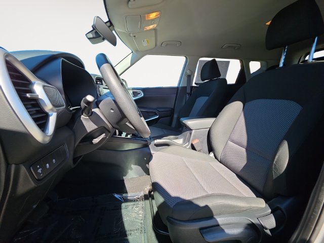 Used 2024 Kia Soul LX w/ Option Group 015 FWD image 9