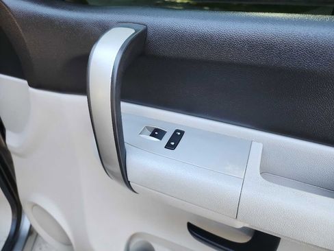 Used 2009 Chevrolet Silverado 1500 LT w/ Texas Edition image 31