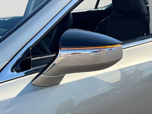 New 2025 Lexus ES 350 w/ Premium Package image 24