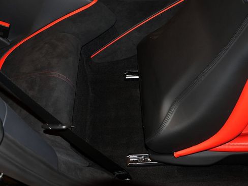 Certified 2025 Ferrari Roma Spider RWD image 66