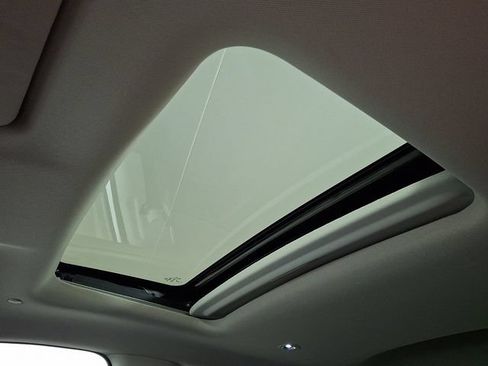 Used 2024 Honda HR-V EX-L image 16