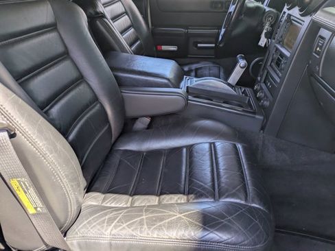Used 2005 HUMMER H2 SUV w/ Preferred Equipment Group image 16