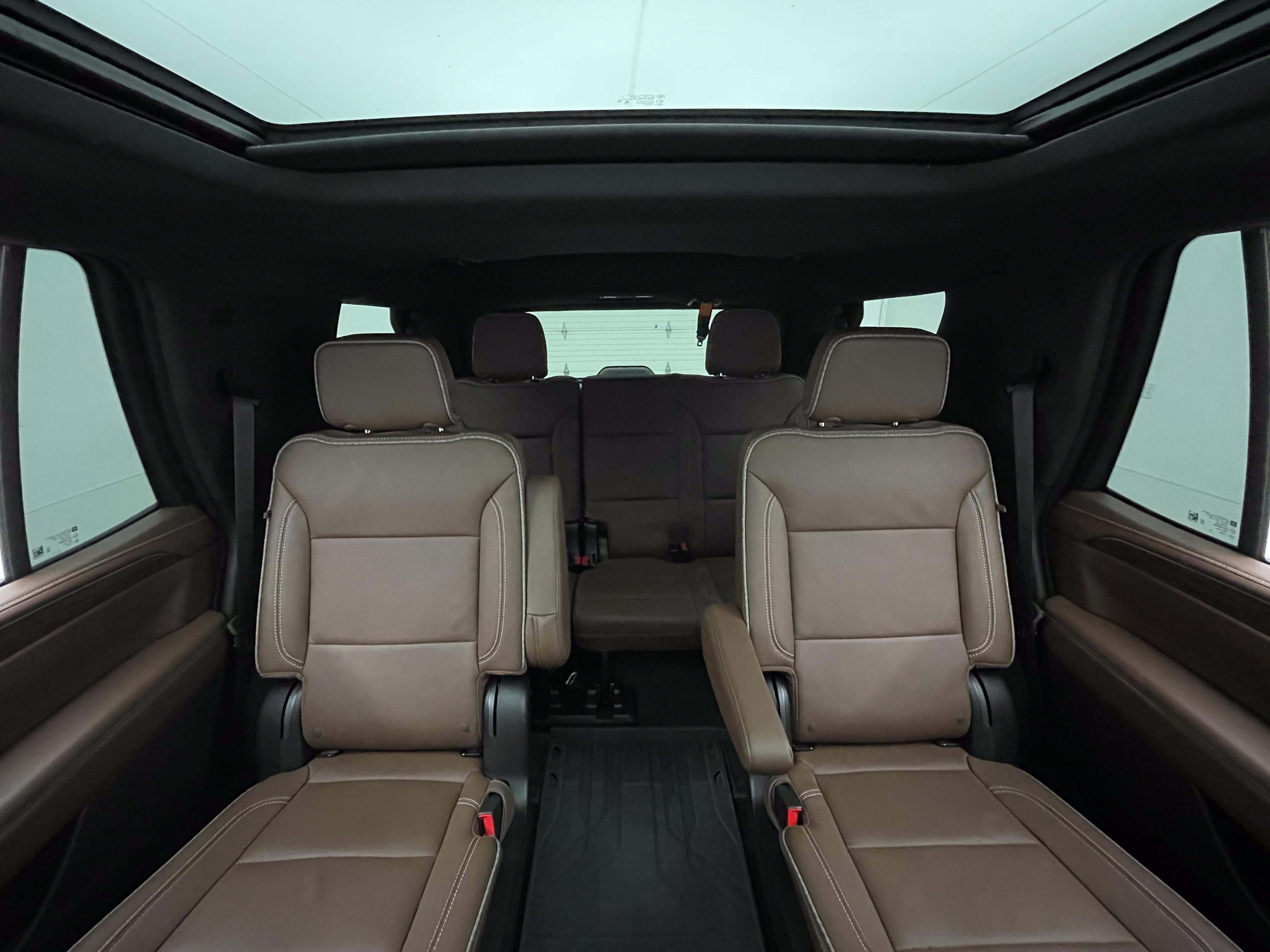 Used 2024 Chevrolet Tahoe High Country AWD/4WD image 45
