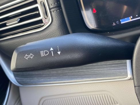 Used 2024 Jeep Wagoneer L Series III w/ Flexible Seating Group AWD/4WD image 23