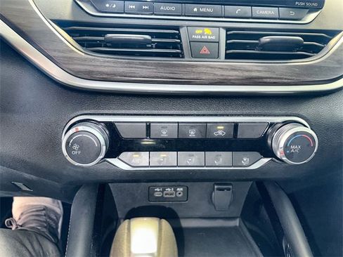 Used 2023 Nissan Altima 2.5 SV image 19
