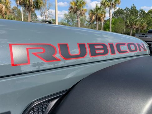 New 2025 Jeep Gladiator Rubicon w/ Technology Group image 8