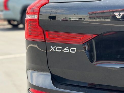 Used 2025 Volvo XC60 B5 Plus AWD/4WD image 14