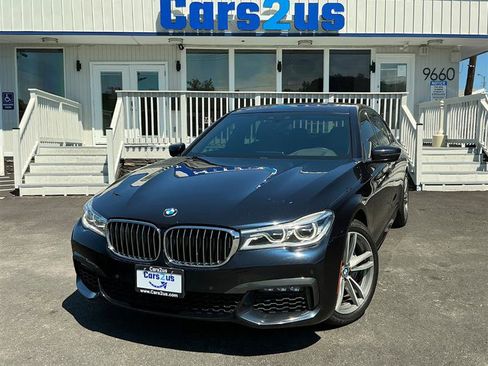 Used 2019 BMW 750i xDrive w/ M Sport Package image 2