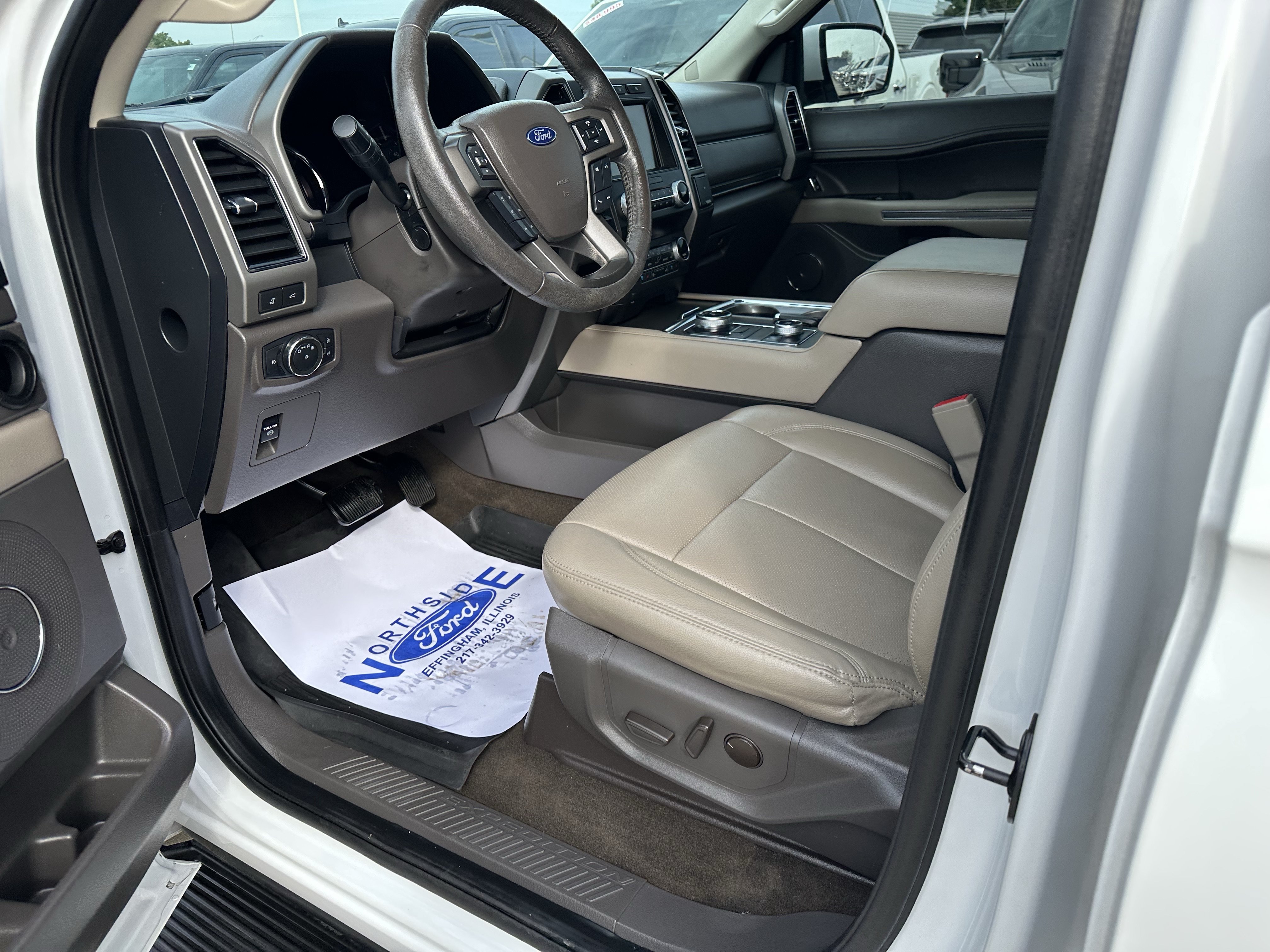 Used 2020 Ford Expedition XLT w/ Equipment Group 202A AWD/4WD image 12