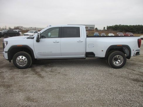 New 2026 GMC Sierra 3500 Denali Ultimate image 10