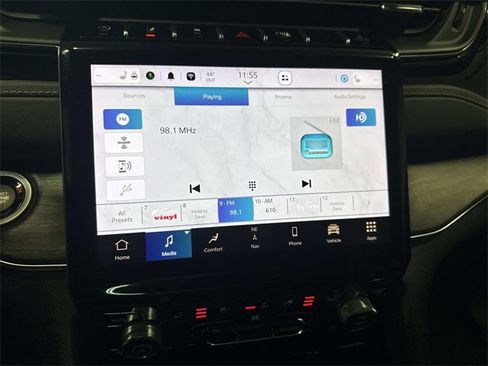 Used 2023 Jeep Grand Cherokee Overland image 11