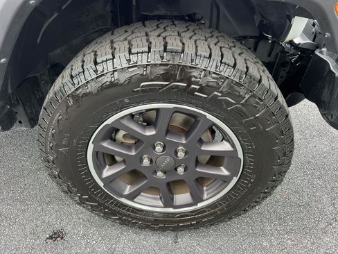 Used 2023 Jeep Gladiator Overland w/ Popular Equipment Package AWD/4WD image 13