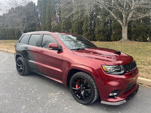 Used 2018 Jeep Grand Cherokee SRT image 49