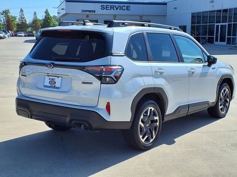 Certified 2025 Subaru Forester Premium AWD/4WD image 4
