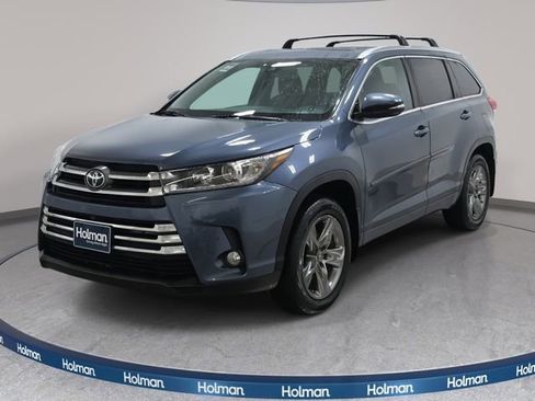 Used 2017 Toyota Highlander Limited Platinum image 1
