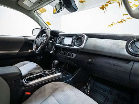 Used 2018 Toyota Tacoma SR5 image 11