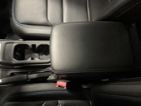 Used 2024 Jeep Wrangler High Altitude image 20