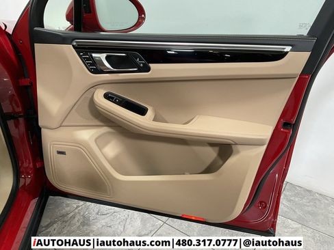 Used 2022 Porsche Macan S w/ Premium Package Plus image 40
