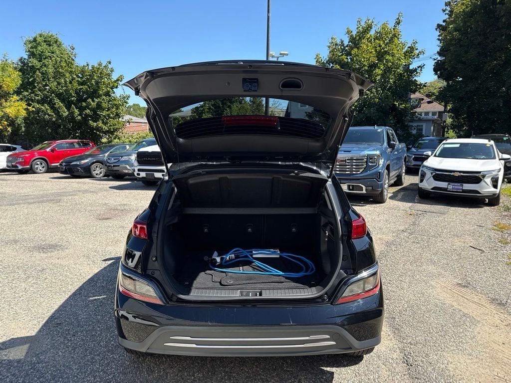 Certified 2023 Hyundai Kona SEL FWD image 6
