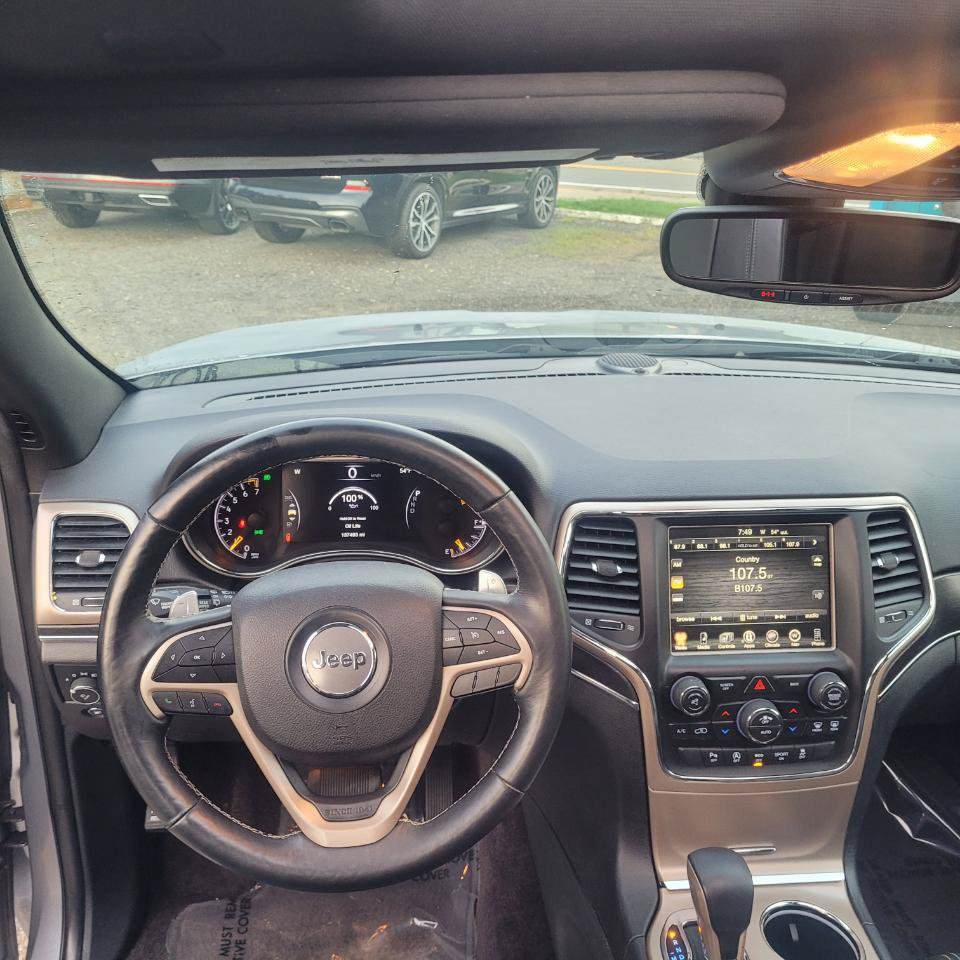 Used 2017 Jeep Grand Cherokee Limited w/ Luxury Group II AWD/4WD image 16