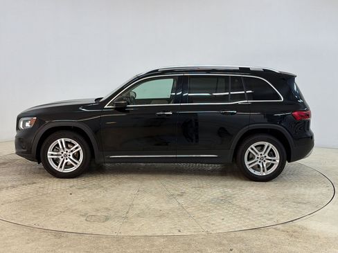 Used 2021 Mercedes-Benz GLB 250 4MATIC image 2